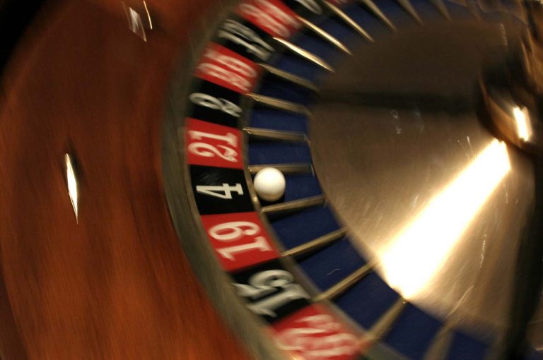 マーチンゲール法でカジノを打ち負かせるのか？